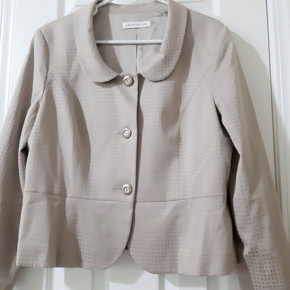 Laura petite suit